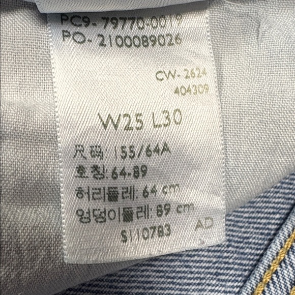 💙 Levi’s 💙 Dad Jean 25W 30L Medium Wash - straight leg - perfect condition! - Picture 4 of 9